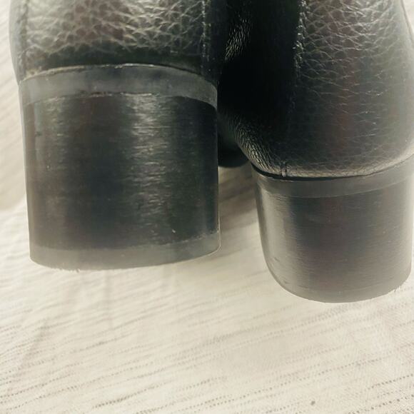 Clarks Black Pebbled Leather Side Zip Buckle Ankle Bootie Size 10 Goth Casual - Picture 7 of 10